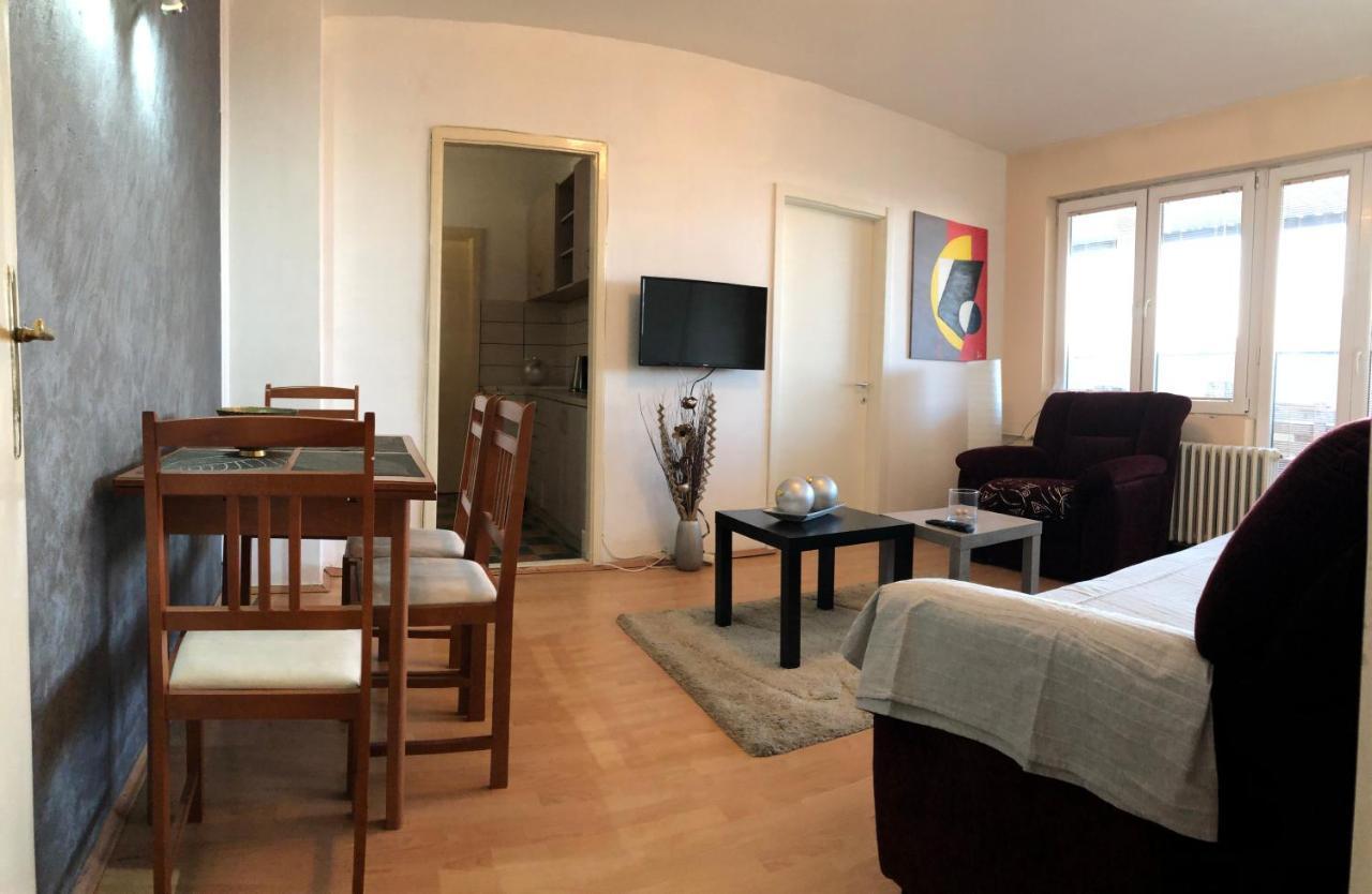 Square Vanilla Apartments Skopje Luaran gambar