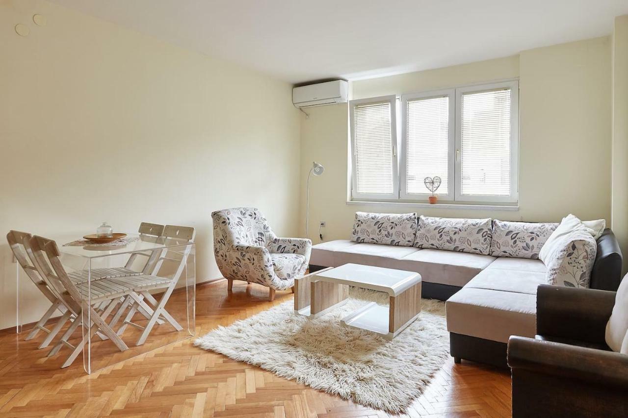 Square Vanilla Apartments Skopje Luaran gambar