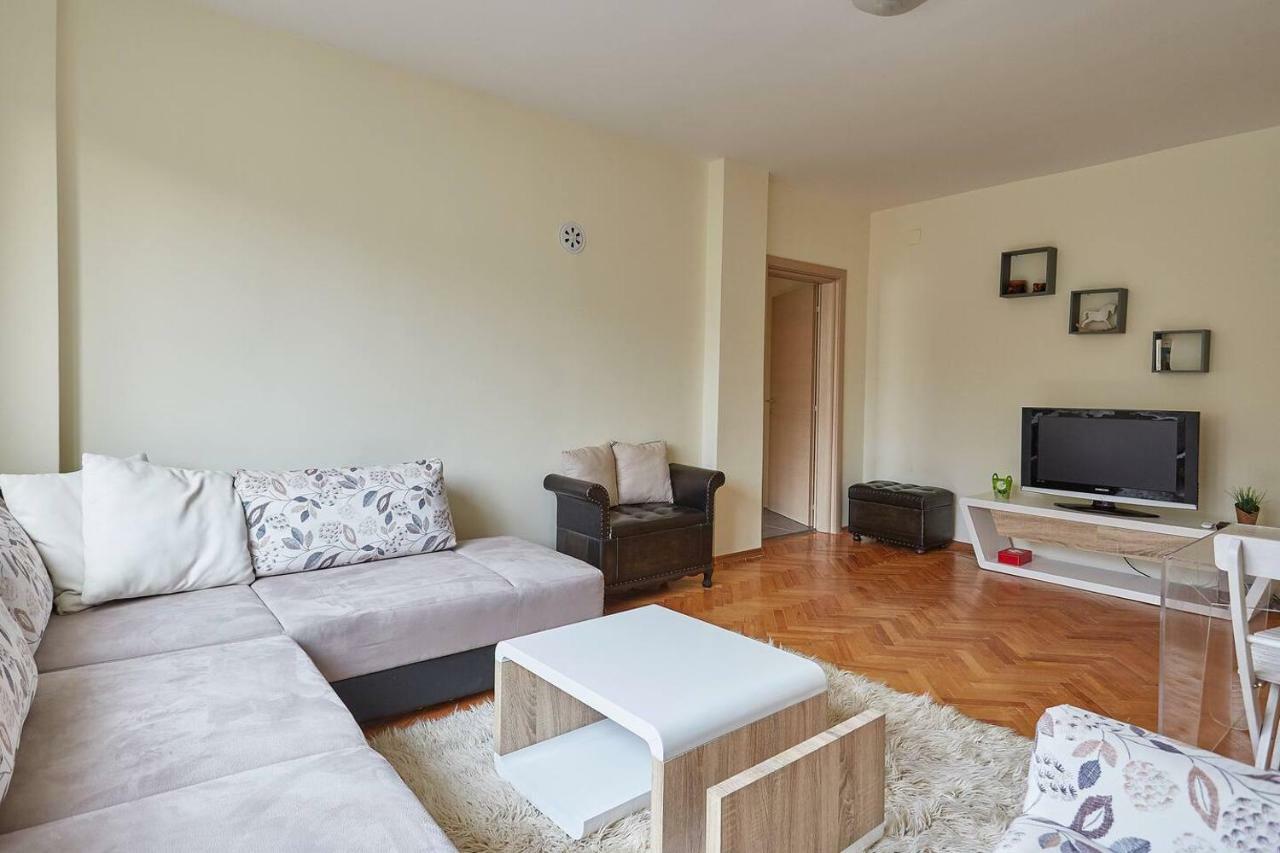 Square Vanilla Apartments Skopje Luaran gambar